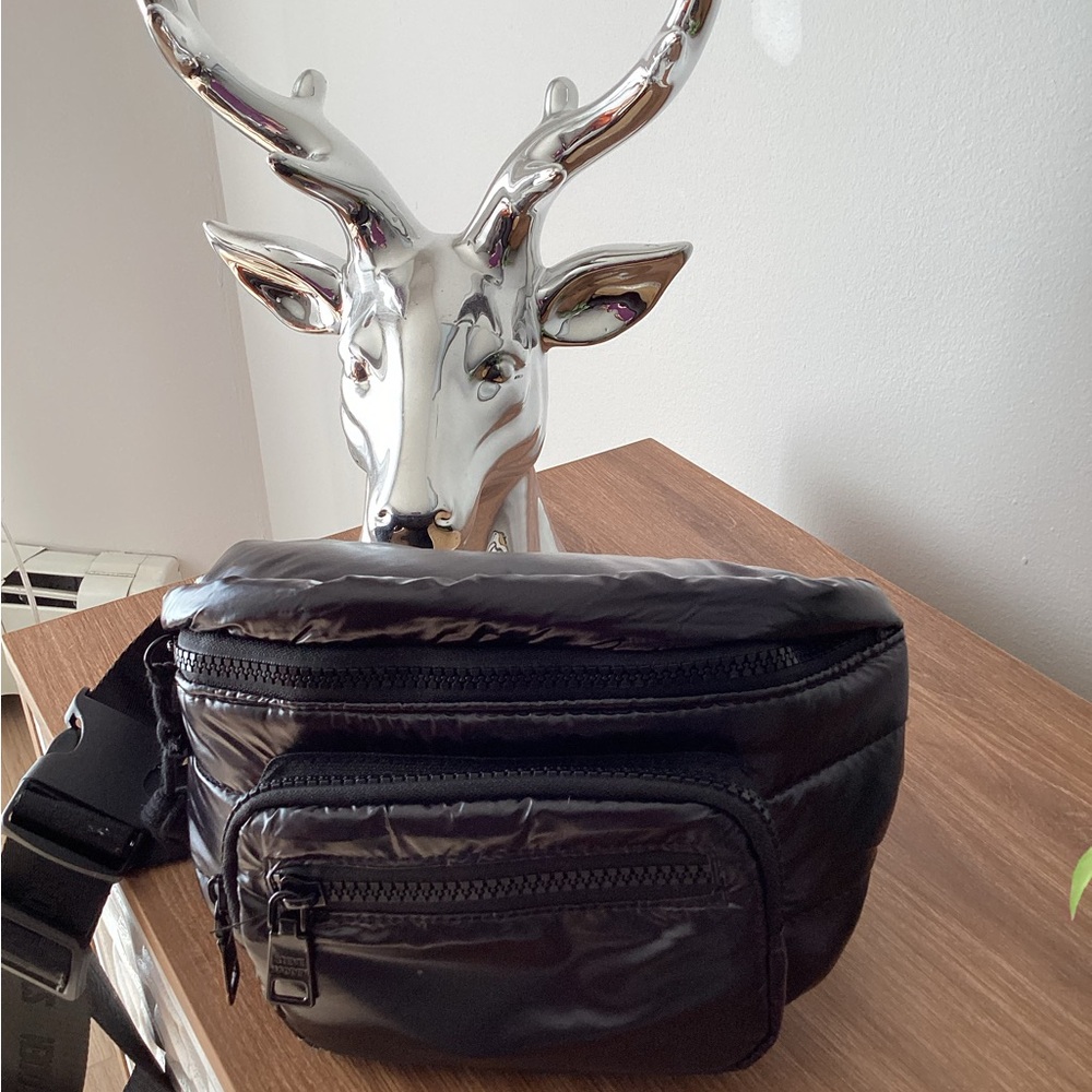 Steve Madden black belt bag / crossbody